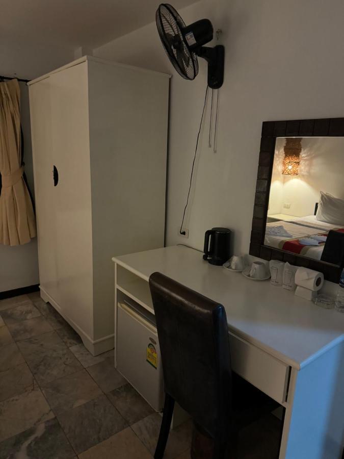 Istanbul Boutique Hotel Patong Luaran gambar